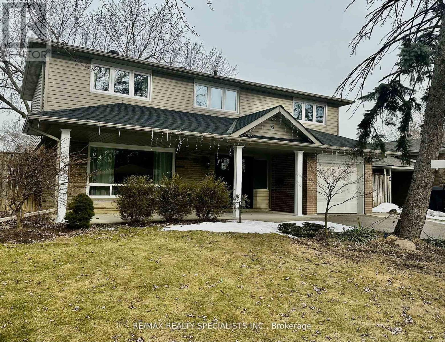 6 NORVAL CRESCENT