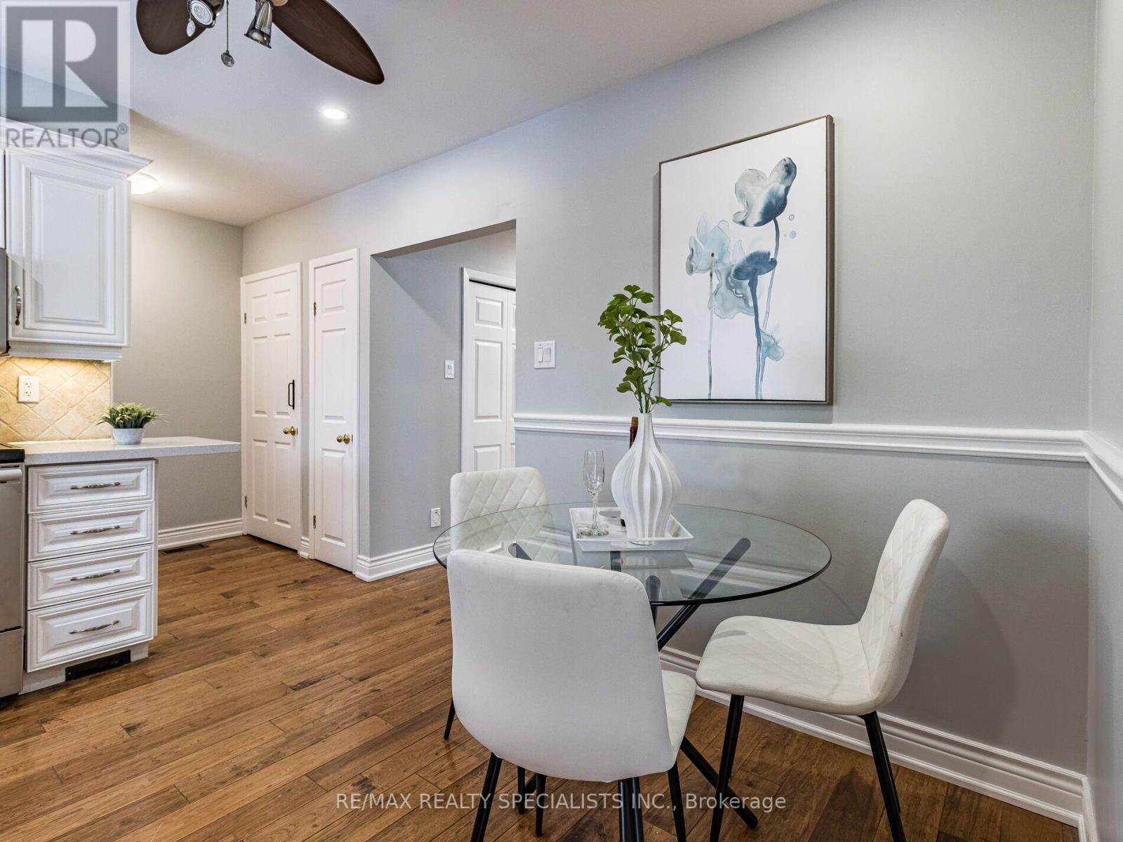 6 NORVAL CRESCENT - 13