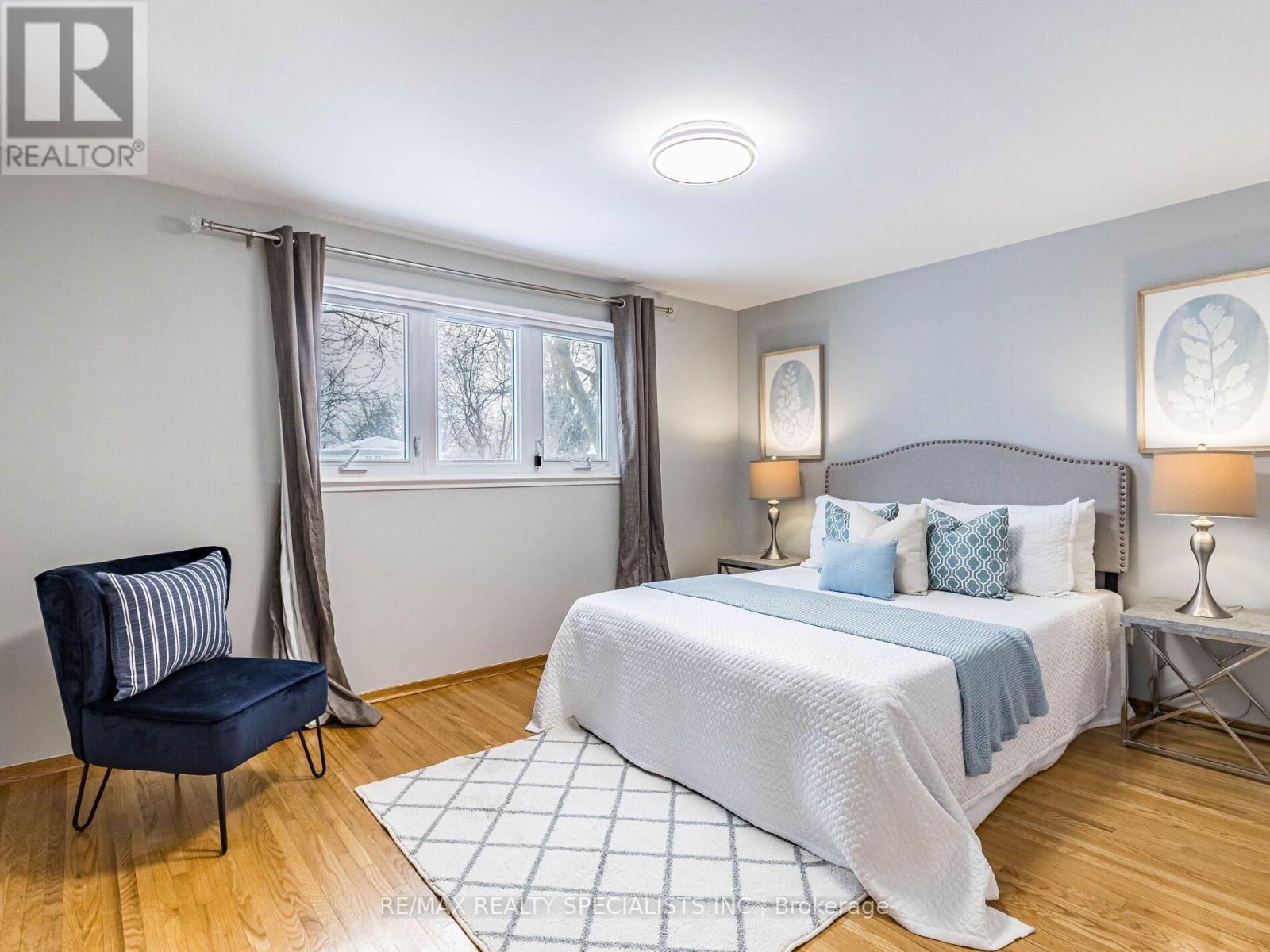 6 NORVAL CRESCENT - 25