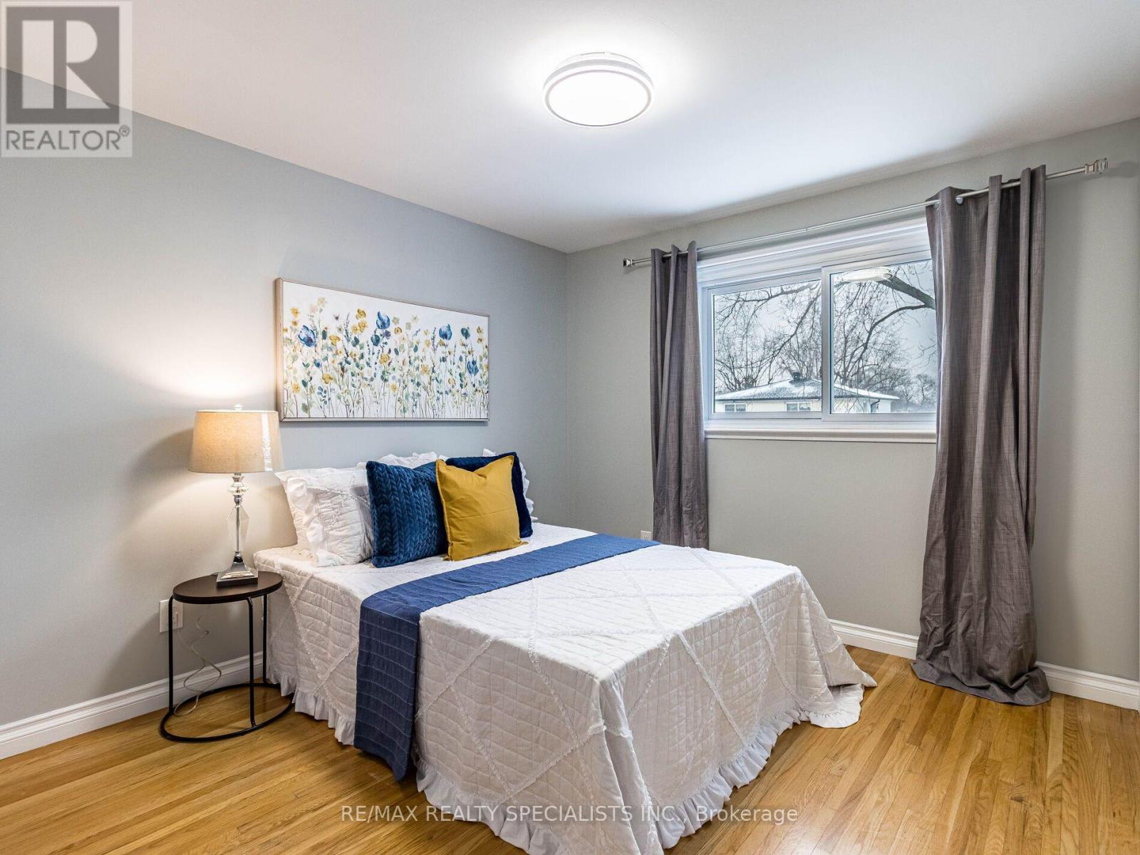 6 NORVAL CRESCENT - 27