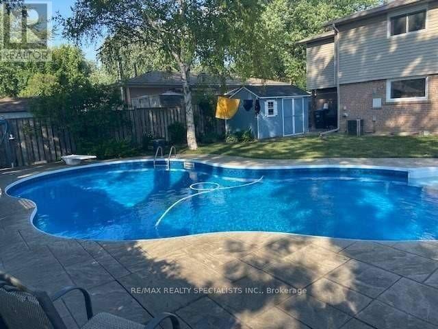 6 NORVAL CRESCENT - 36