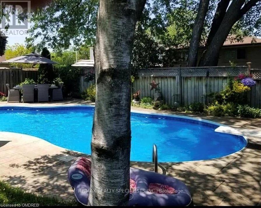 6 NORVAL CRESCENT - 37