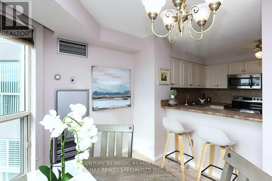 704 - 2155 BURNHAMTHORPE ROAD W, Mississauga (Erin Mills) — photo 8