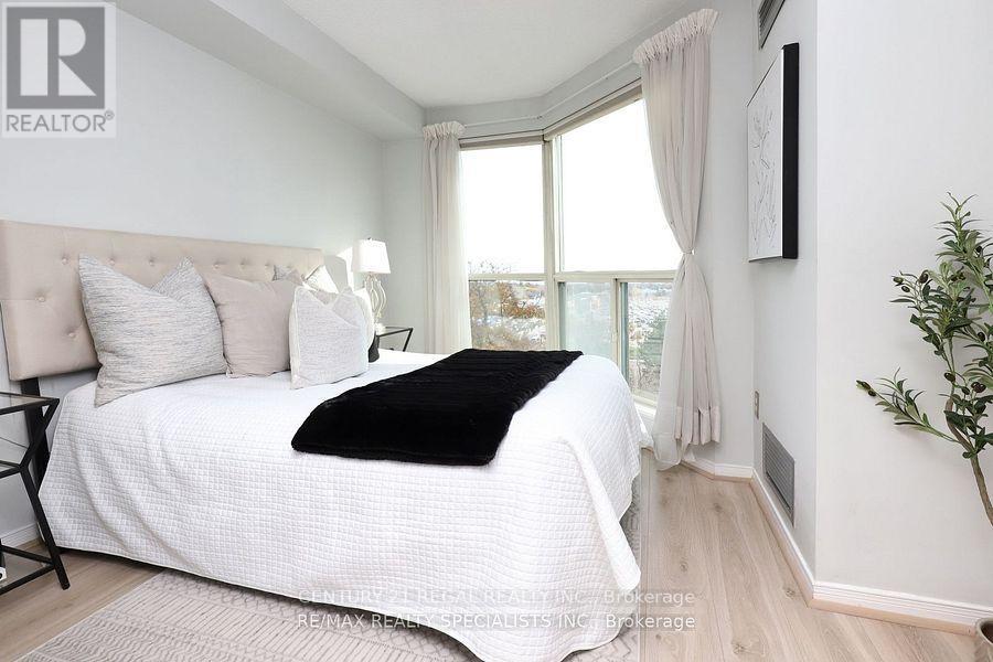 704 - 2155 BURNHAMTHORPE ROAD W, Mississauga (Erin Mills) — photo 9