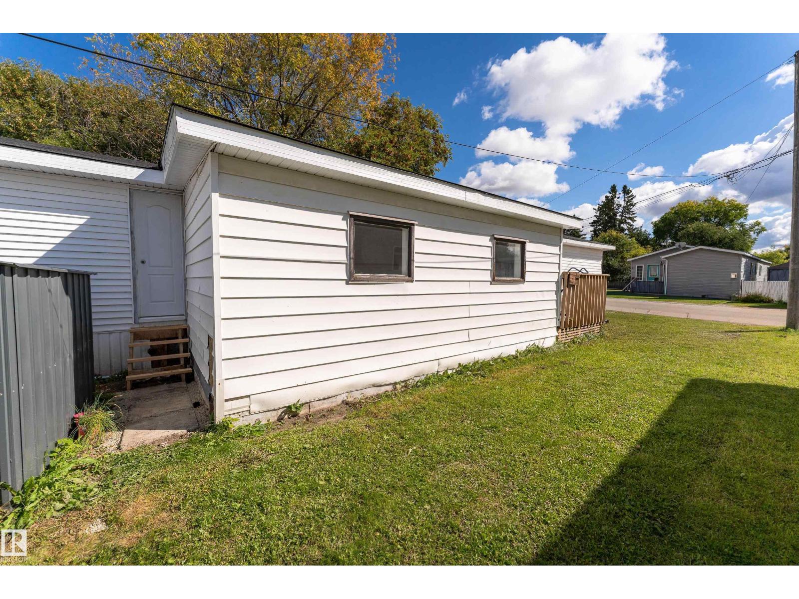 #92 305 Calahoo Rd photo 4 — MLS® E4509193