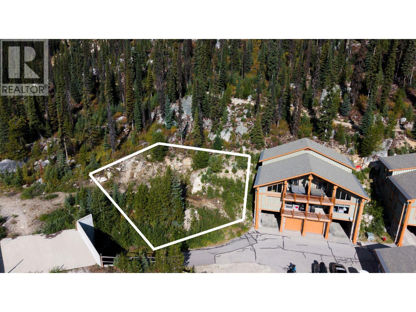 23 5940 Snow Pines Way, Big White
