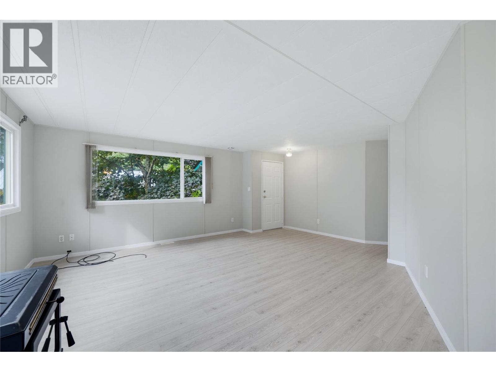 8 5 97A Highway, Sicamous