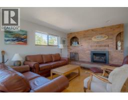 Primary Bedroom - 7115 Huddlestone Rd, Lantzville, BC V0R2H0 Photo 15