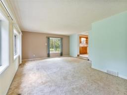24137 River Road W, Lorette, MB R5K0E5 Photo 24