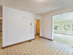24137 River Road W, Lorette, MB R5K0E5 Photo 20