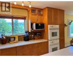 Family room - 18260 Cinema Road, Hixon, BC V0K1S1 Photo 11