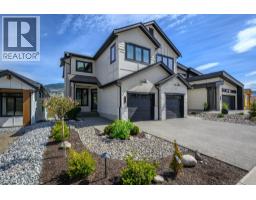 Pantry - 429 Morningview Drive, Coldstream, BC V1B0B5 Photo 8