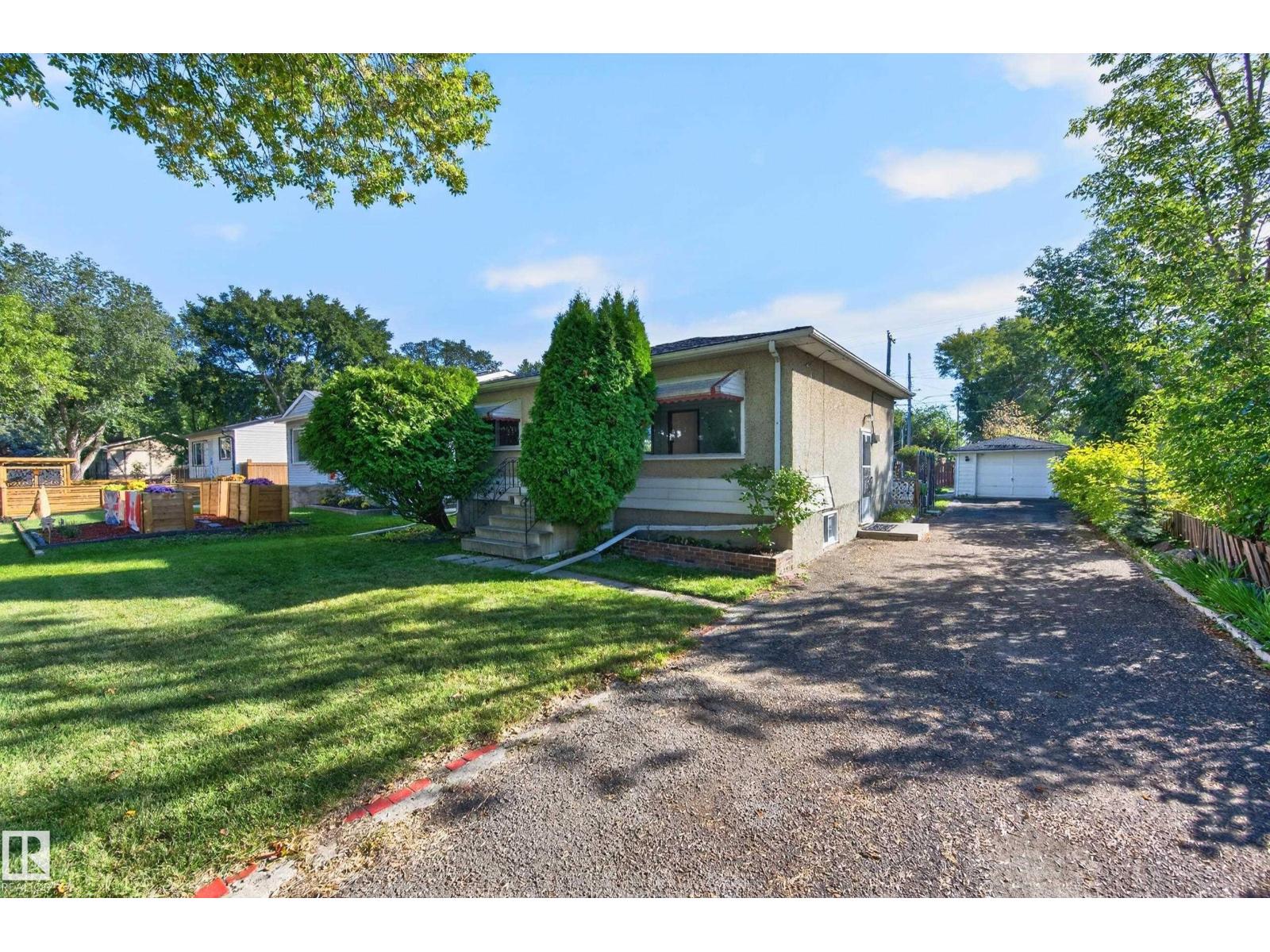 11109 38 ST NW, Edmonton, Alberta, T5W2E9