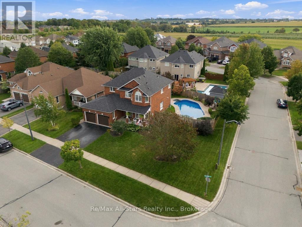 110 Hammond Street, Clarington, ON photo 2
