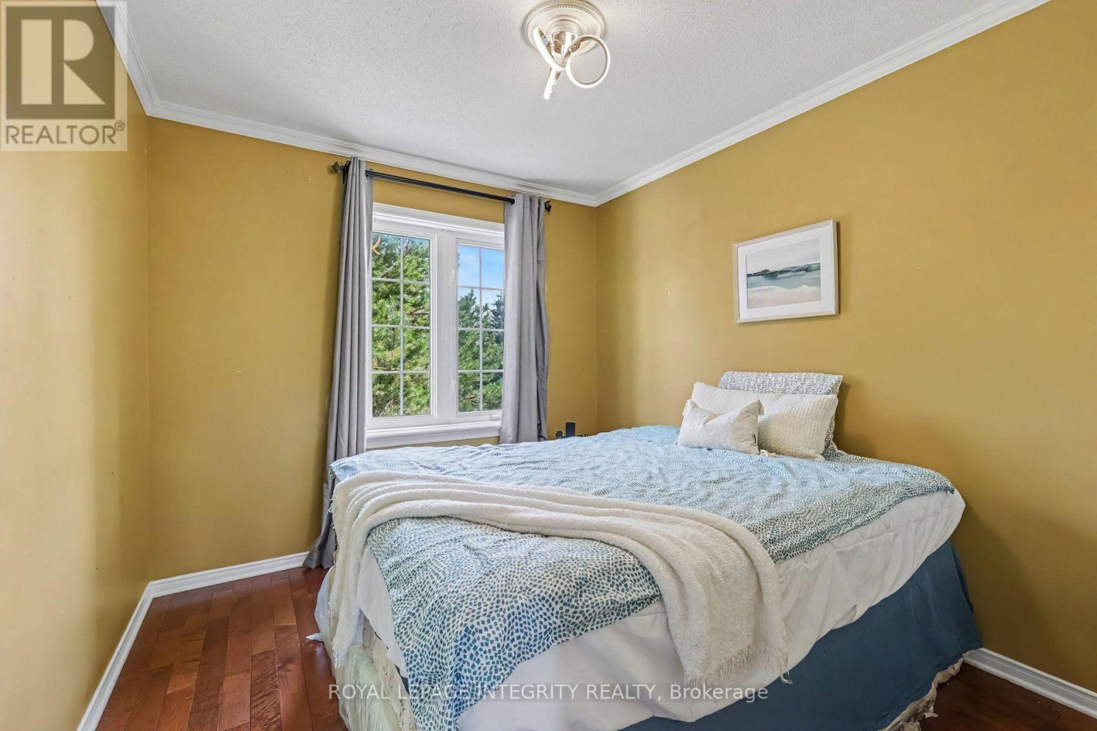 102 HAWKTREE RIDGE photo 17