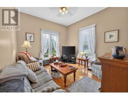 91 Main Street E, Grimsby, ON L3M1N6 Photo 30