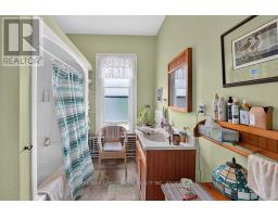 91 Main Street E, Grimsby, ON L3M1N6 Photo 32