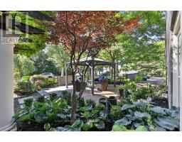 300 Lake Promenade, Toronto, ON M8W1B4 Photo 35