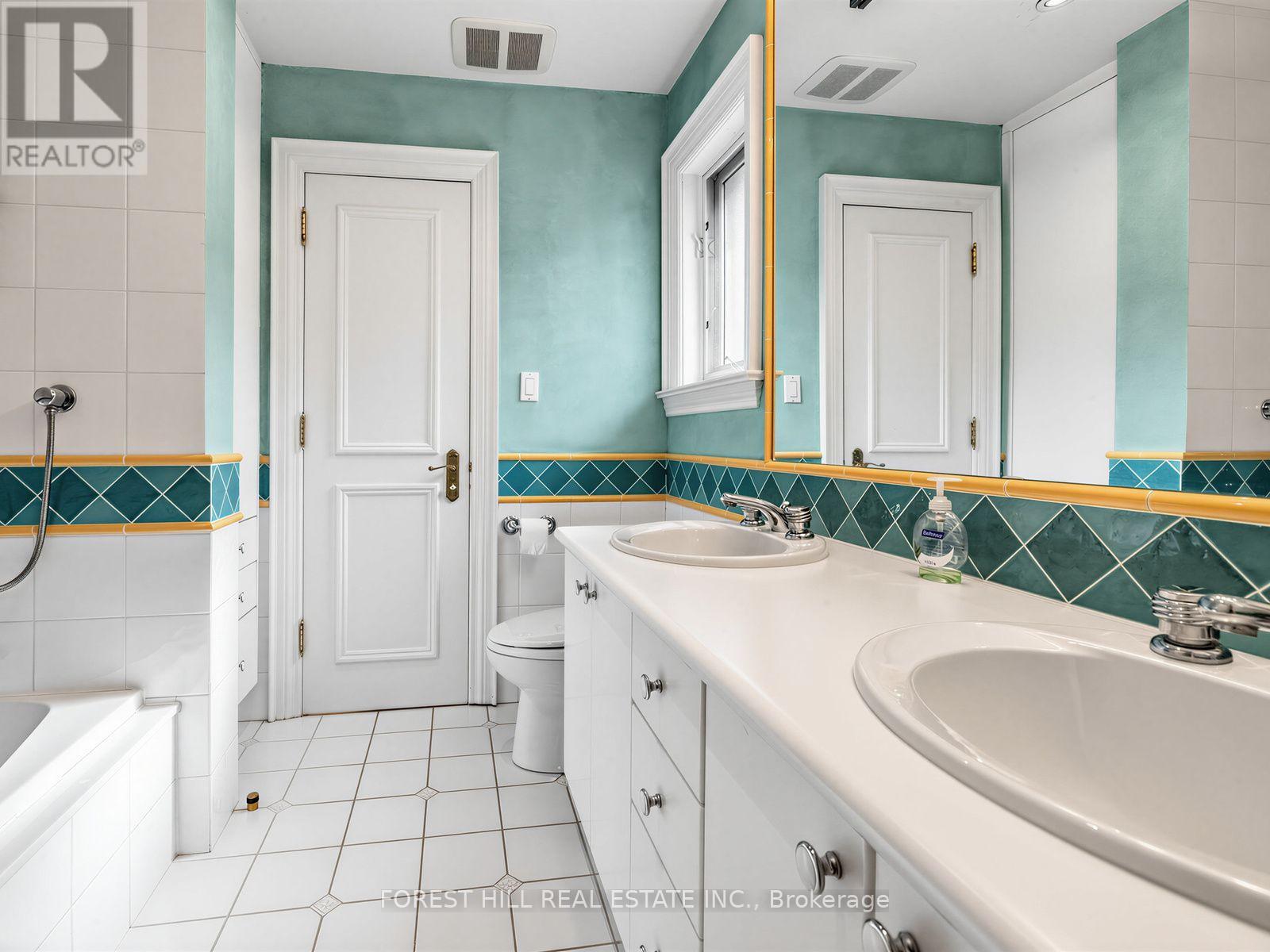 235 HILLHURST BOULEVARD - 26