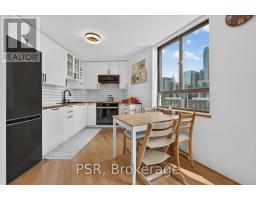 2106 - 270 Queens Quay W, Toronto, ON M5J2N4 Photo 10