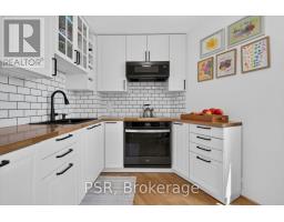2106 - 270 Queens Quay W, Toronto, ON M5J2N4 Photo 12