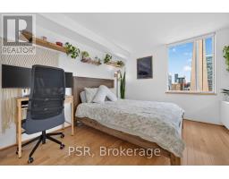 2106 - 270 Queens Quay W, Toronto, ON M5J2N4 Photo 18