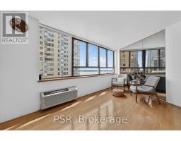 2106 - 270 Queens Quay W, Toronto, ON M5J2N4 Photo 9