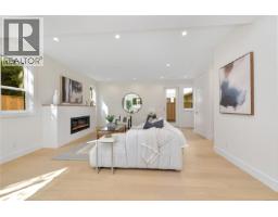 2 4430 Shore Way, Saanich, BC V8N3T9 Photo 13