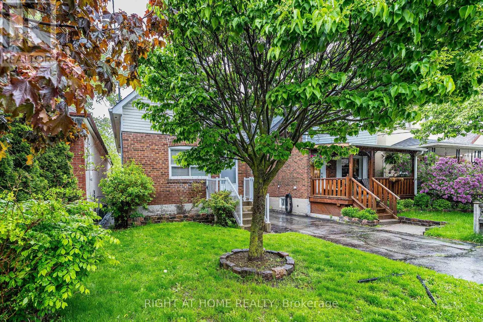 8 SAVOY AVENUE - 3