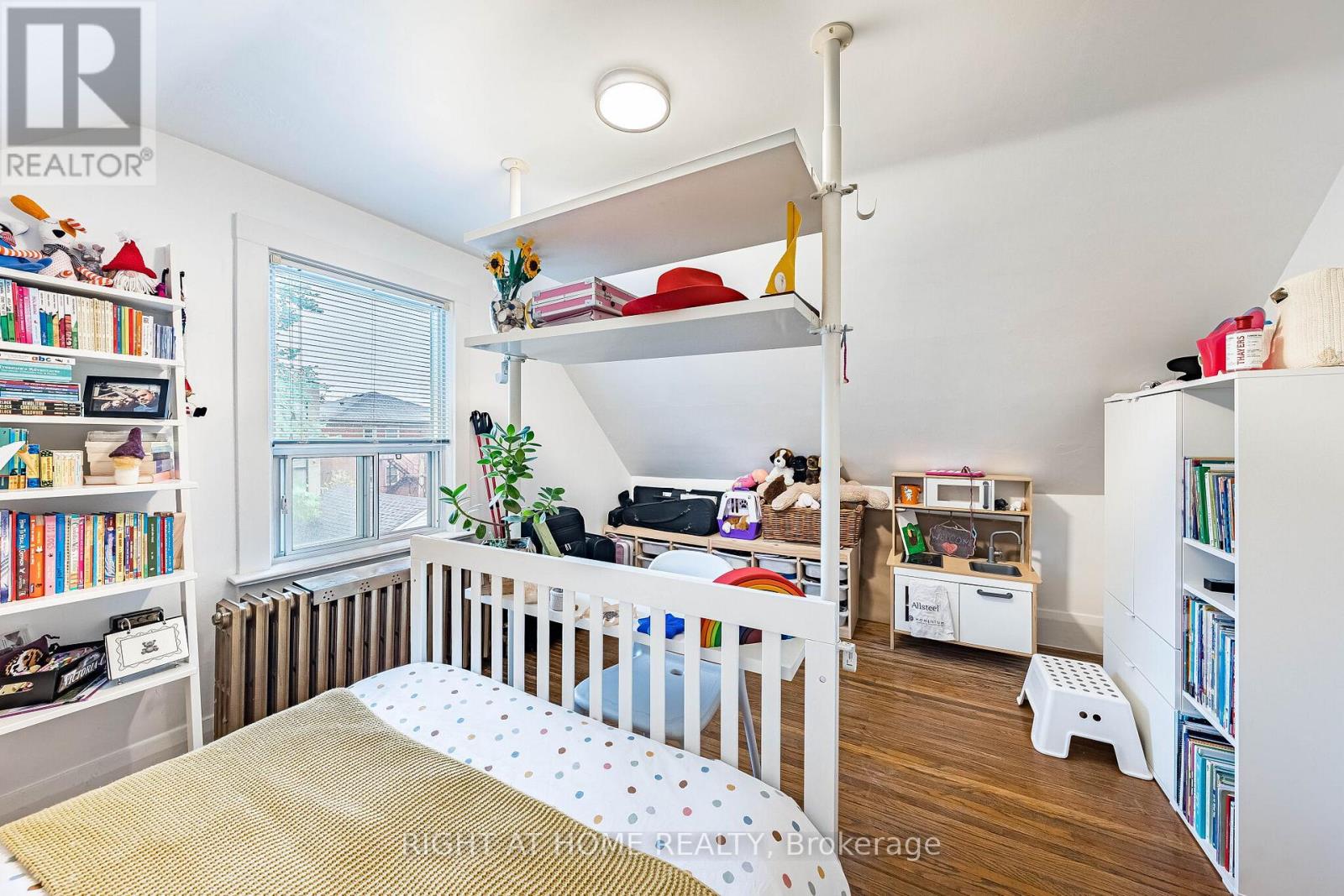 8 SAVOY AVENUE - 33