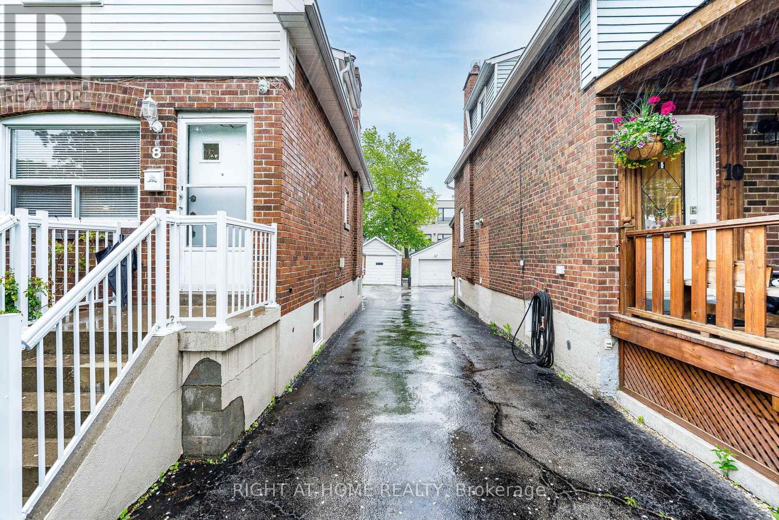 8 SAVOY AVENUE, Toronto (Woodbine-Lumsden) — photo 5