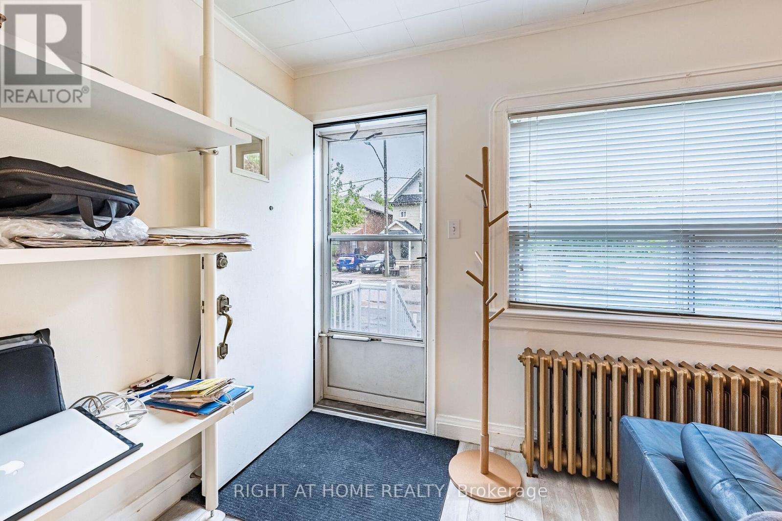 8 SAVOY AVENUE, Toronto (Woodbine-Lumsden) — photo 6