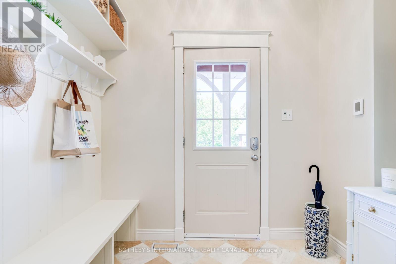 14 MUNDAY COURT - 16