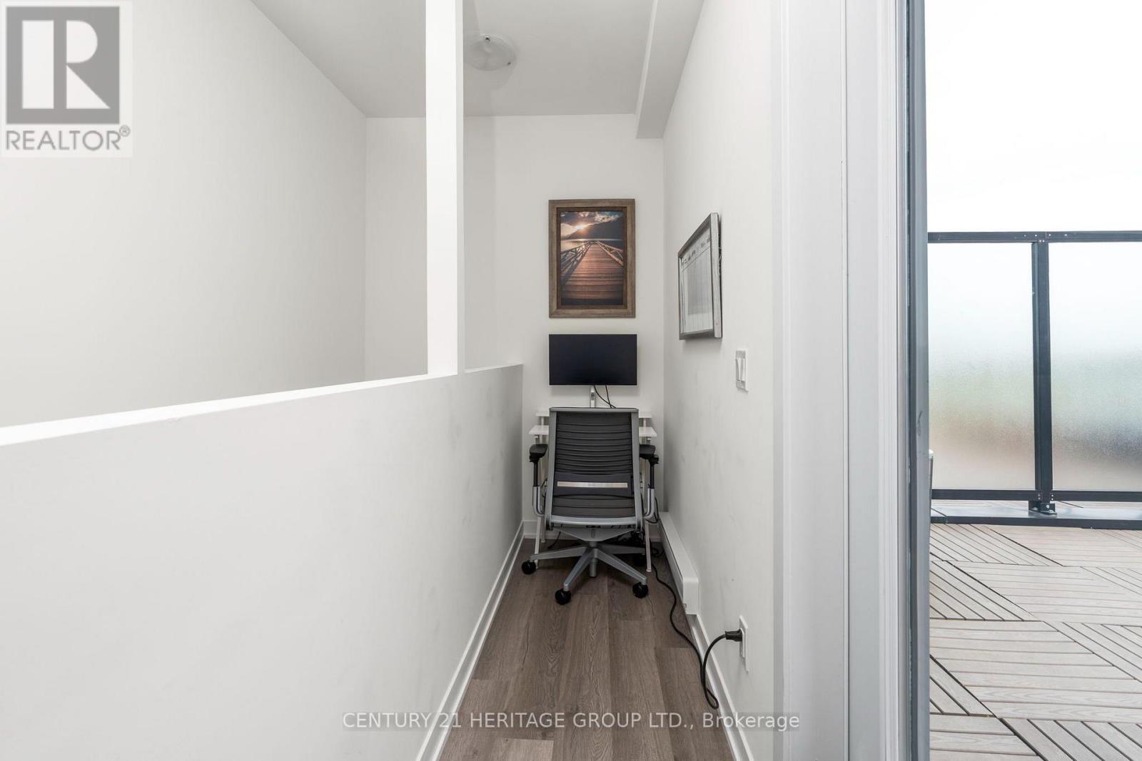 #815 3 STECKLEY HOUSE LANE - 32