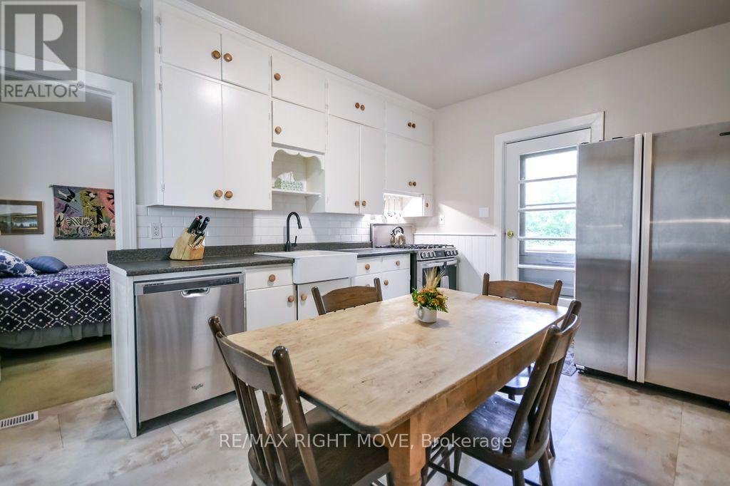 144 JARVIS STREET - 15