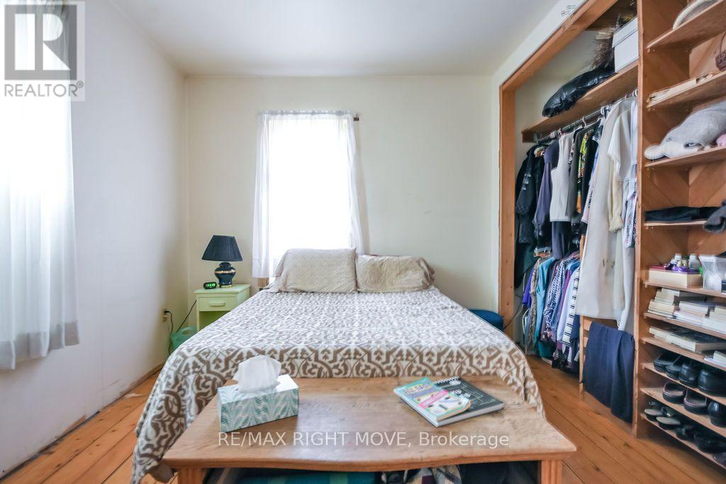 144 JARVIS STREET - 32
