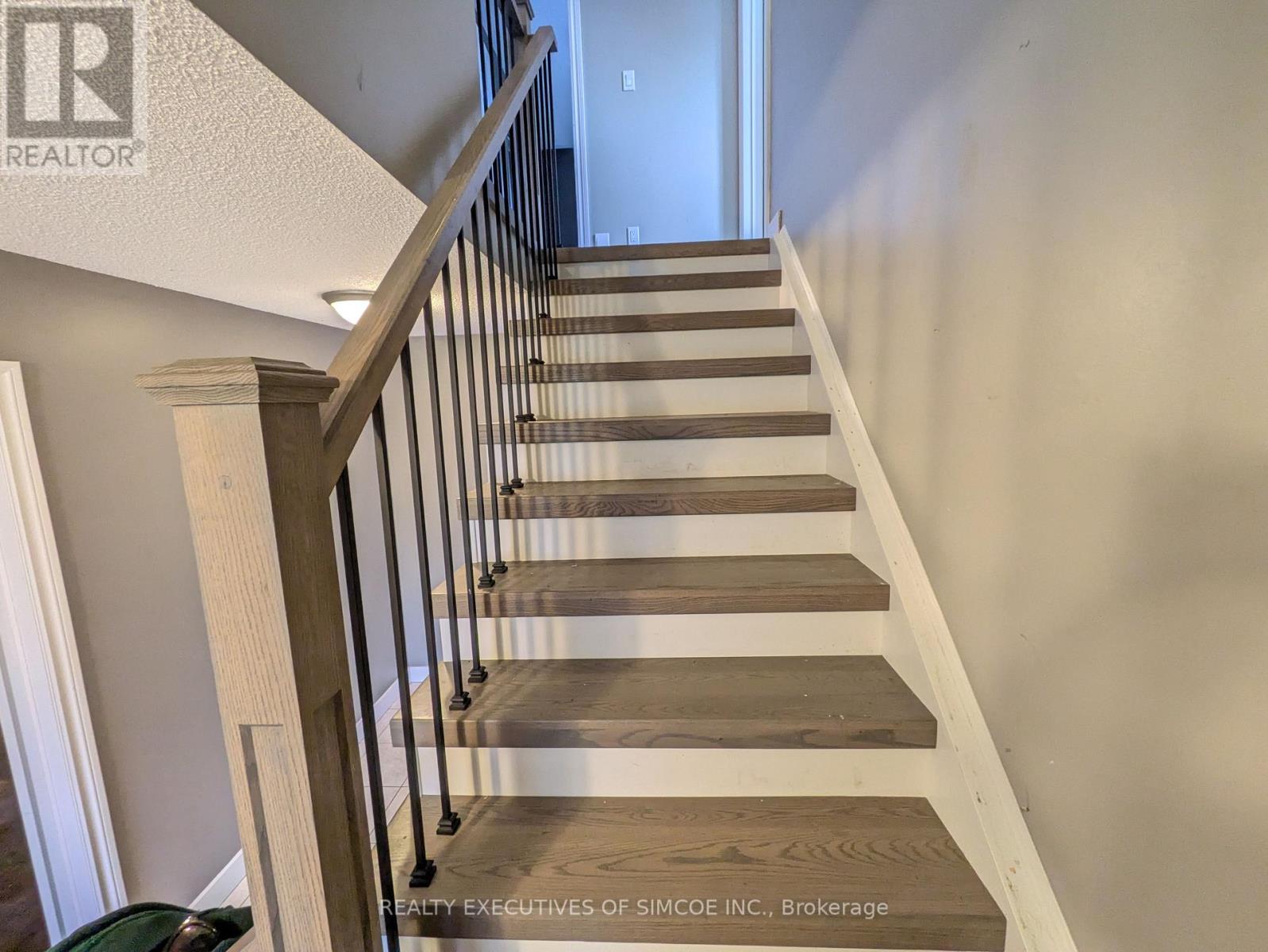 75 JAMES STREET, Barrie (Ardagh) — photo 6