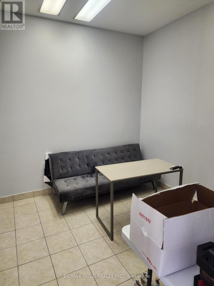 45-46 - 24 STEINWAY BOULEVARD, Toronto (West Humber-Clairville) — photo 2