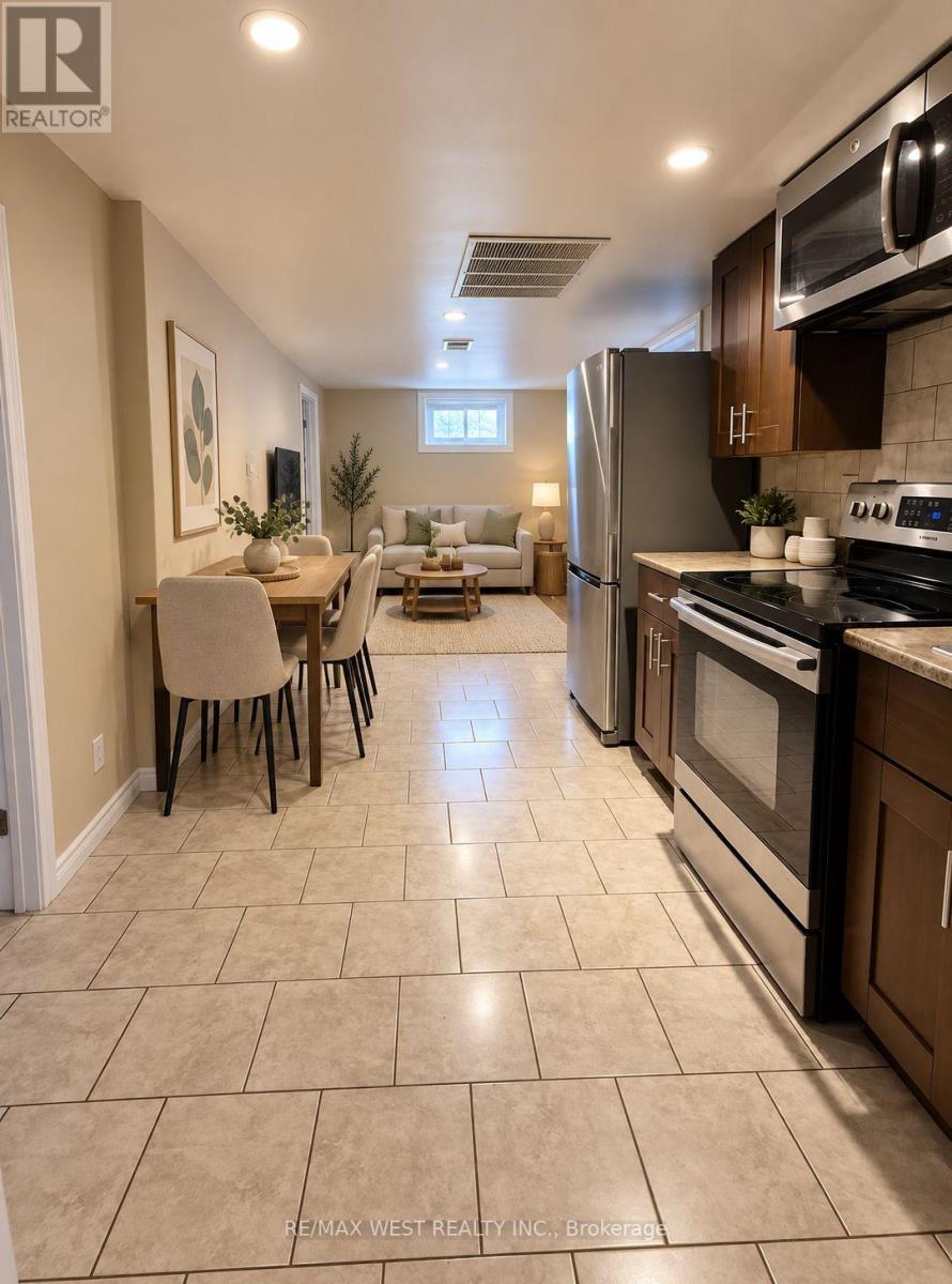 BSMT - 51 MOULD AVENUE, Toronto (Rockcliffe-Smythe) — photo 3