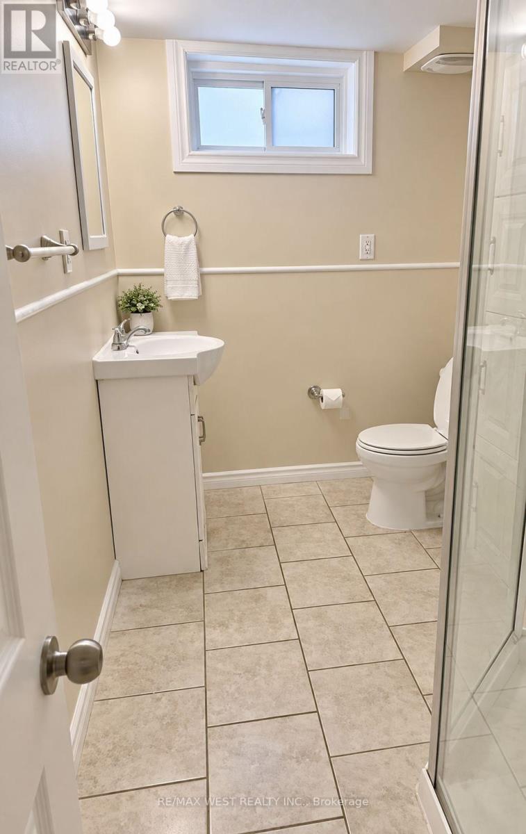 BSMT - 51 MOULD AVENUE, Toronto (Rockcliffe-Smythe) — photo 6