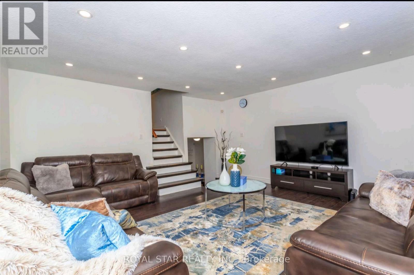 UPPER - 19 ASHURST CRESCENT N, Brampton (Madoc) — photo 2