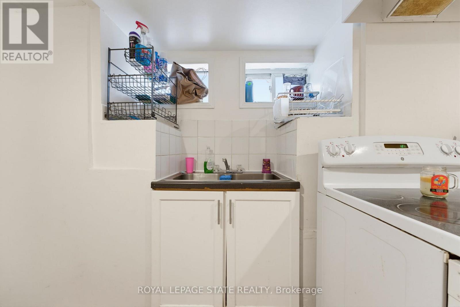 113 WENTWORTH STREET S - 14