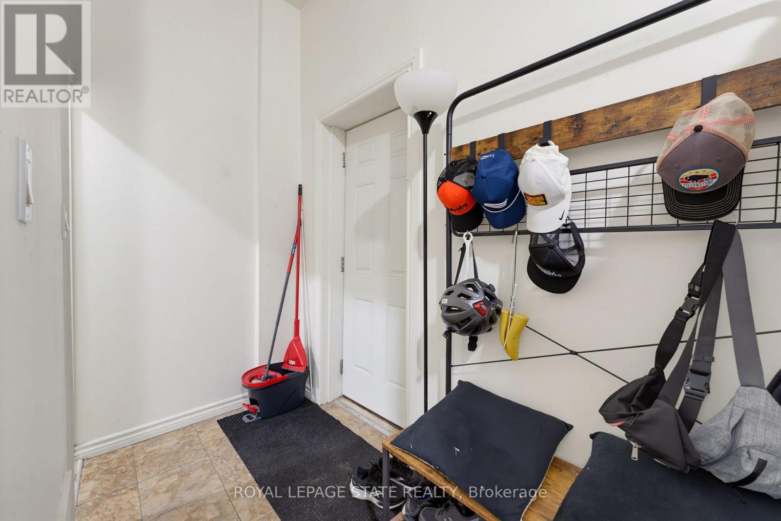 113 WENTWORTH STREET S - 23
