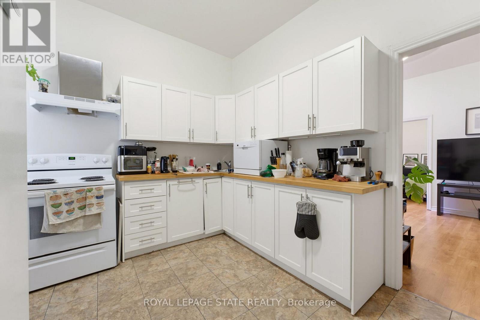 113 WENTWORTH STREET S - 24