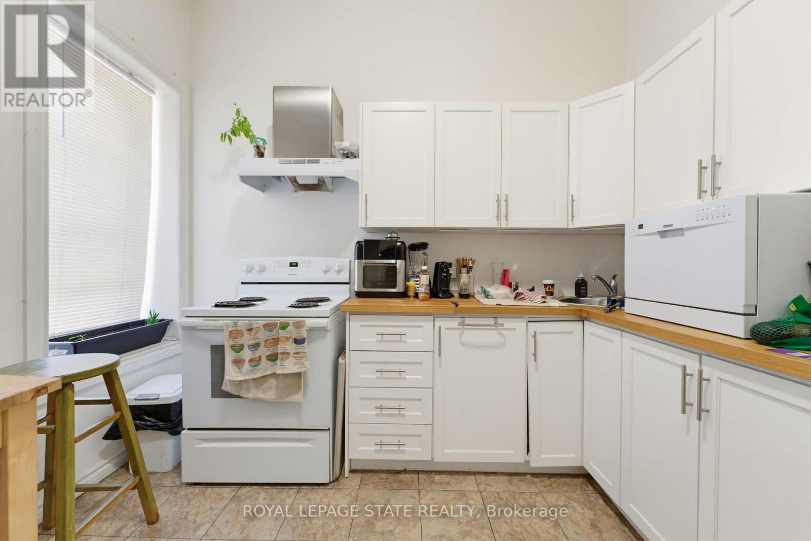 113 WENTWORTH STREET S - 25