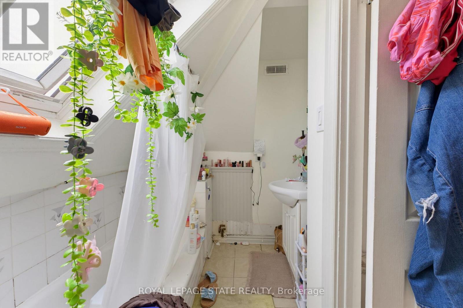 113 WENTWORTH STREET S - Image 35