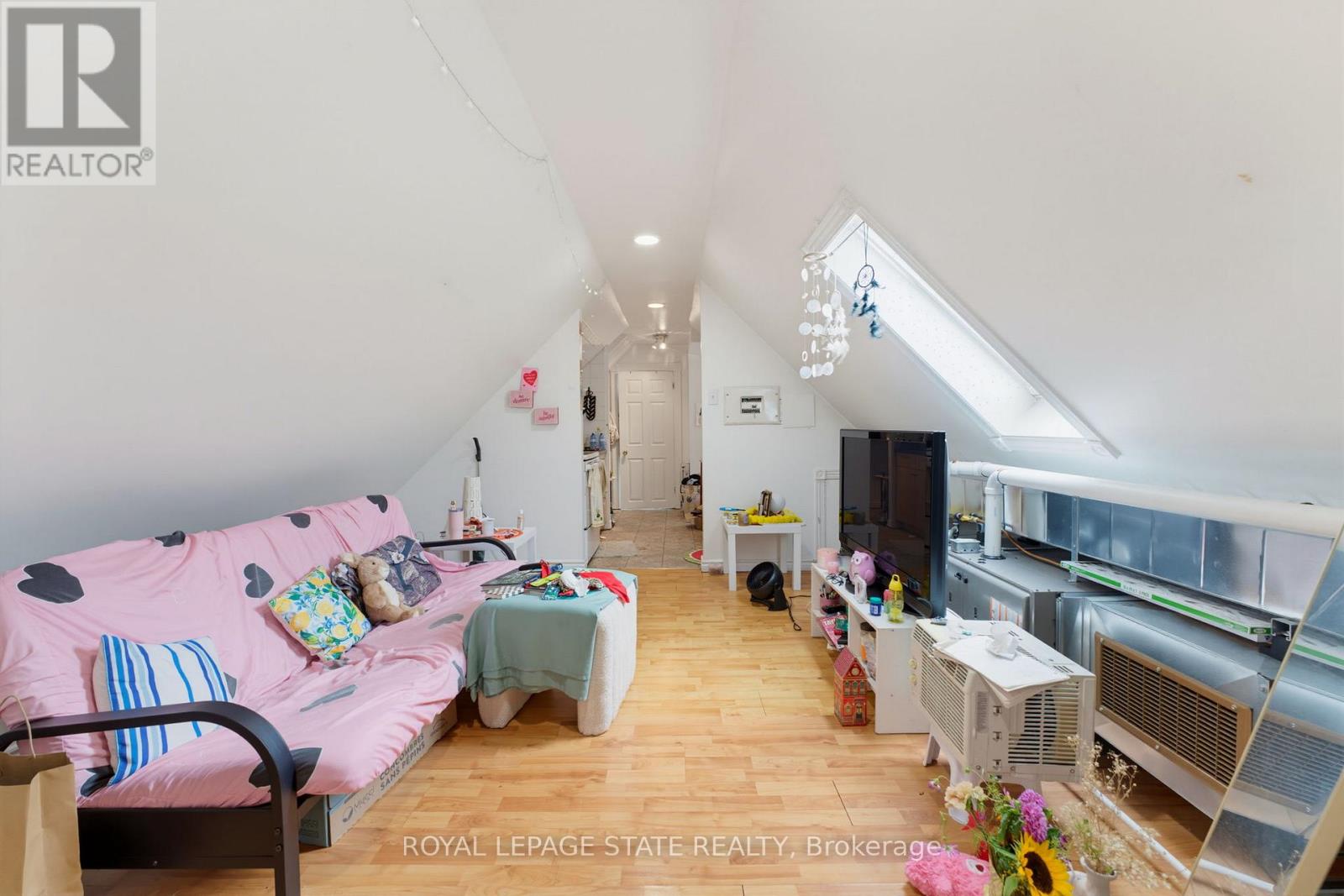 113 WENTWORTH STREET S - Image 41