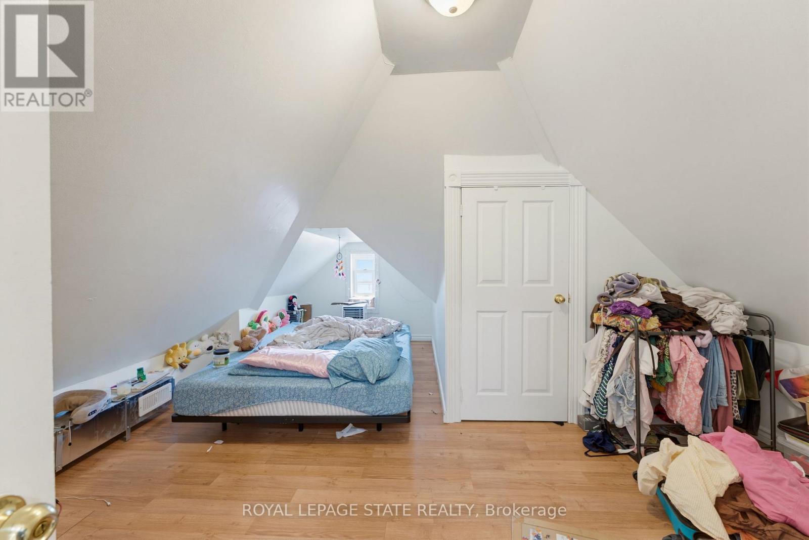 113 WENTWORTH STREET S - Image 42