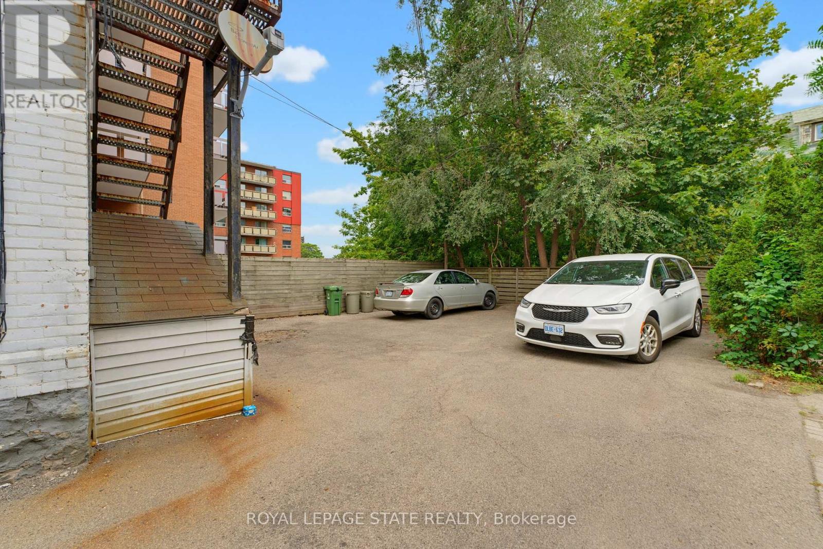 113 WENTWORTH STREET S - 45