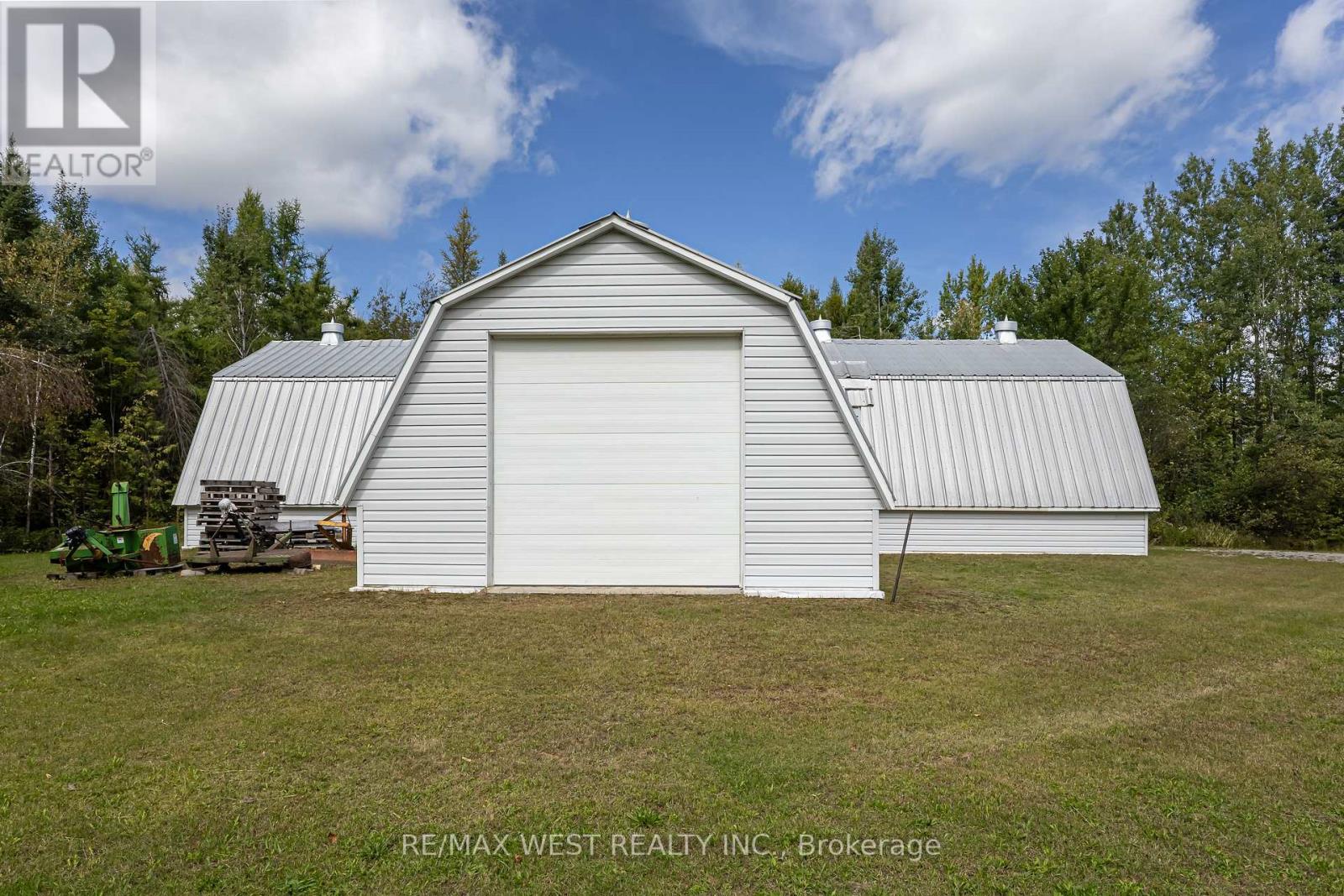 7621 HWY 35 - Image 15